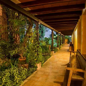 Farolas 4*, Antigua Guatemala